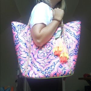 Reversible Lilly Pulitzer beach tote